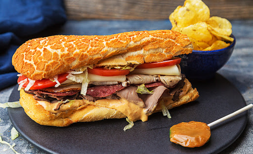 Ikes Love & Sandwiches | restaurant | 18719 Biscayne Blvd # 310, Aventura, FL 33180, USA | 3059742404 OR +1 305-974-2404