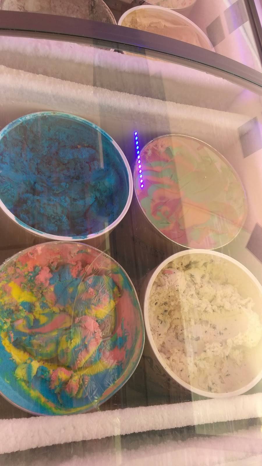 Ambers Coffee Cake | restaurant | 7242 W Touhy Ave, Chicago, IL 60631, USA | 7737446473 OR +1 773-744-6473