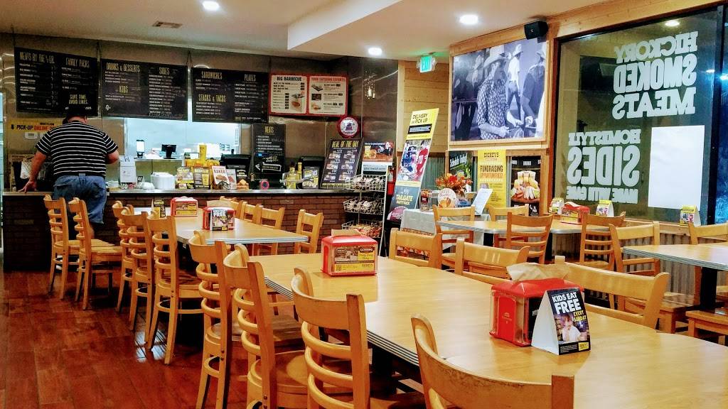 Dickeys Barbecue Pit | restaurant | 11748 Central Ave, Chino, CA 91710, USA | 9099021320 OR +1 909-902-1320