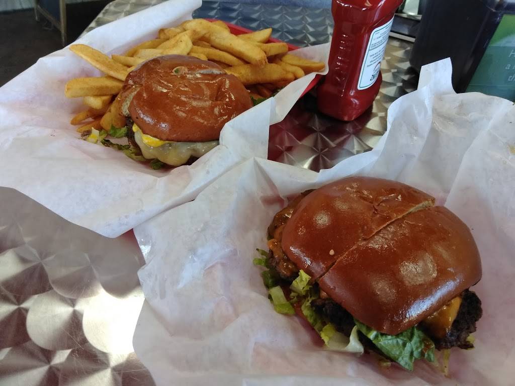 Zacs Phillysteaks & Shakes | restaurant | 3250 W Pleasant Run Rd, Lancaster, TX 75146, USA | 4697473324 OR +1 469-747-3324