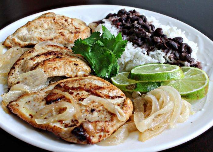 Victorias Pupuseria | restaurant | 4904 Melrose Ave Across Serrano ave. Enter by, Parking Lot, Los Angeles, CA 90029, USA | 3234074306 OR +1 323-407-4306