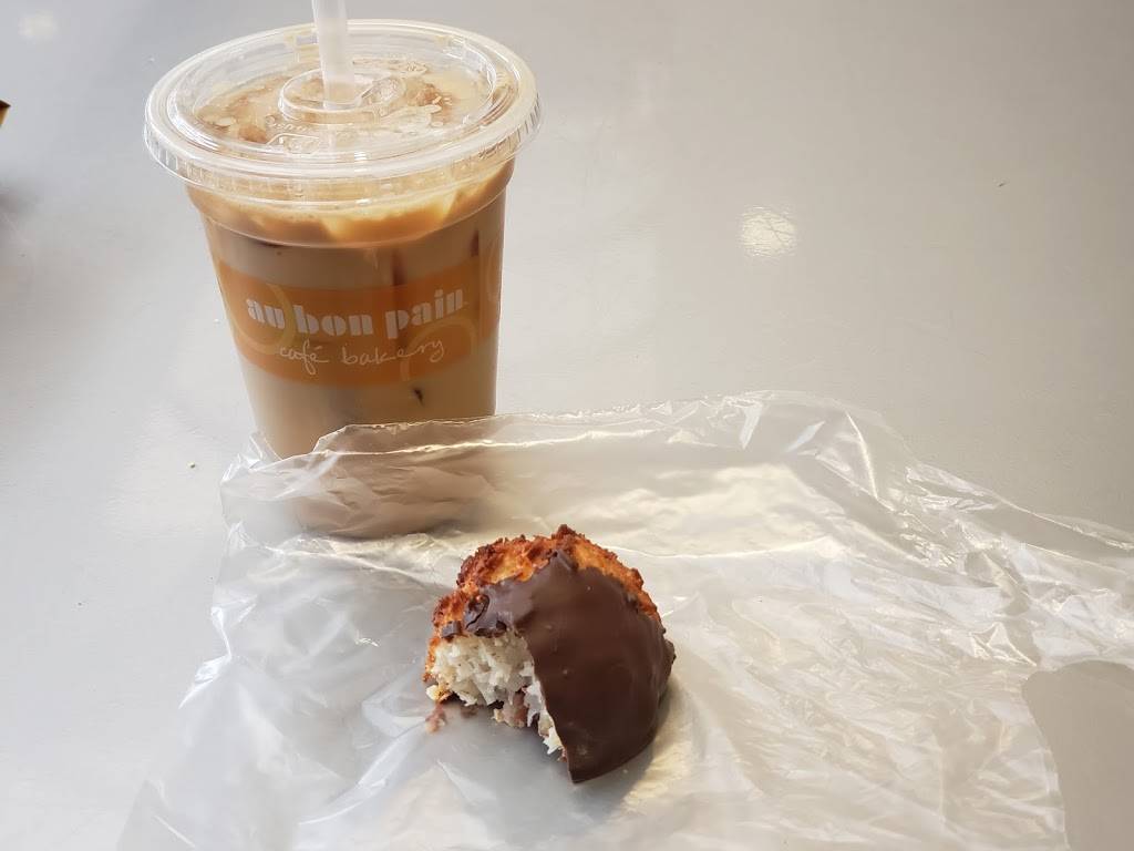 Au Bon Pain | bakery | Charles River Plaza, 209 Cambridge St, Boston, MA 02114, USA | 6177231278 OR +1 617-723-1278