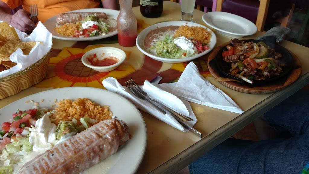 Cancun Mexican Grill & Bar | restaurant | 732 Dolly Parton Pkwy, Sevierville, TN 37862, USA | 8653654655 OR +1 865-365-4655