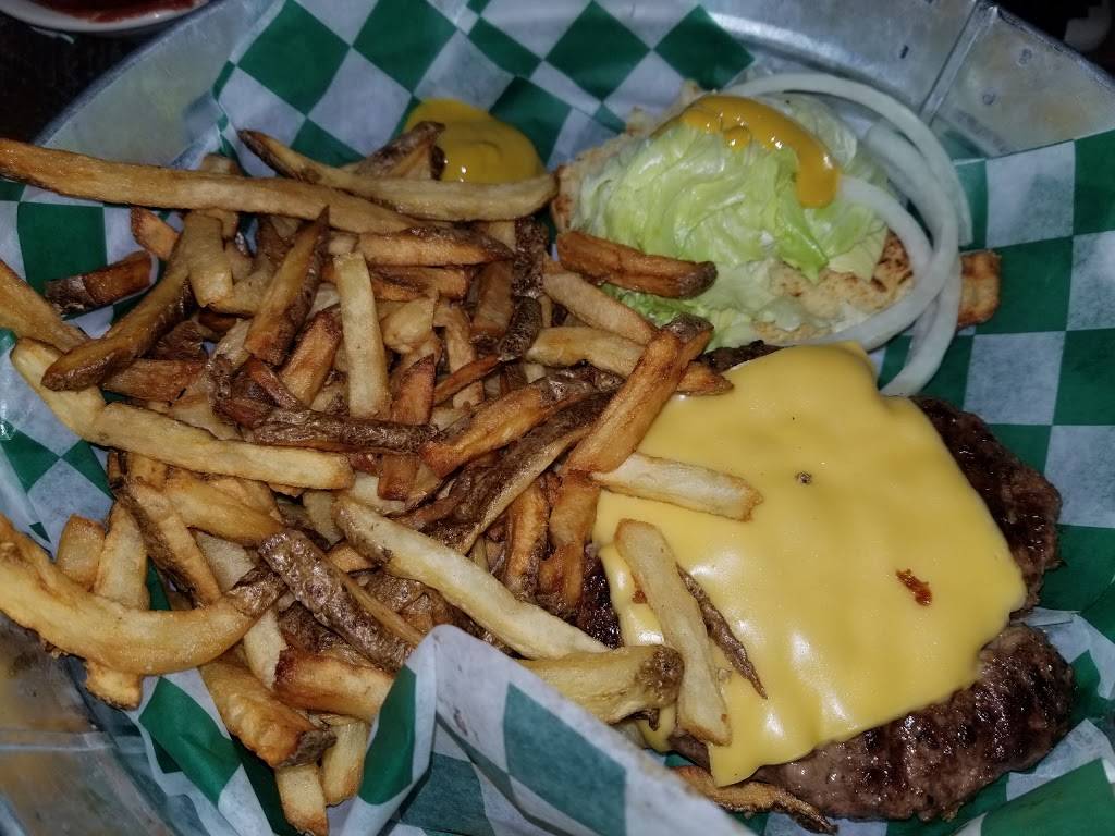 Feed & Sing | restaurant | 38135 Salem-Unity Rd, Salem, OH 44460, USA | 3308170028 OR +1 330-817-0028