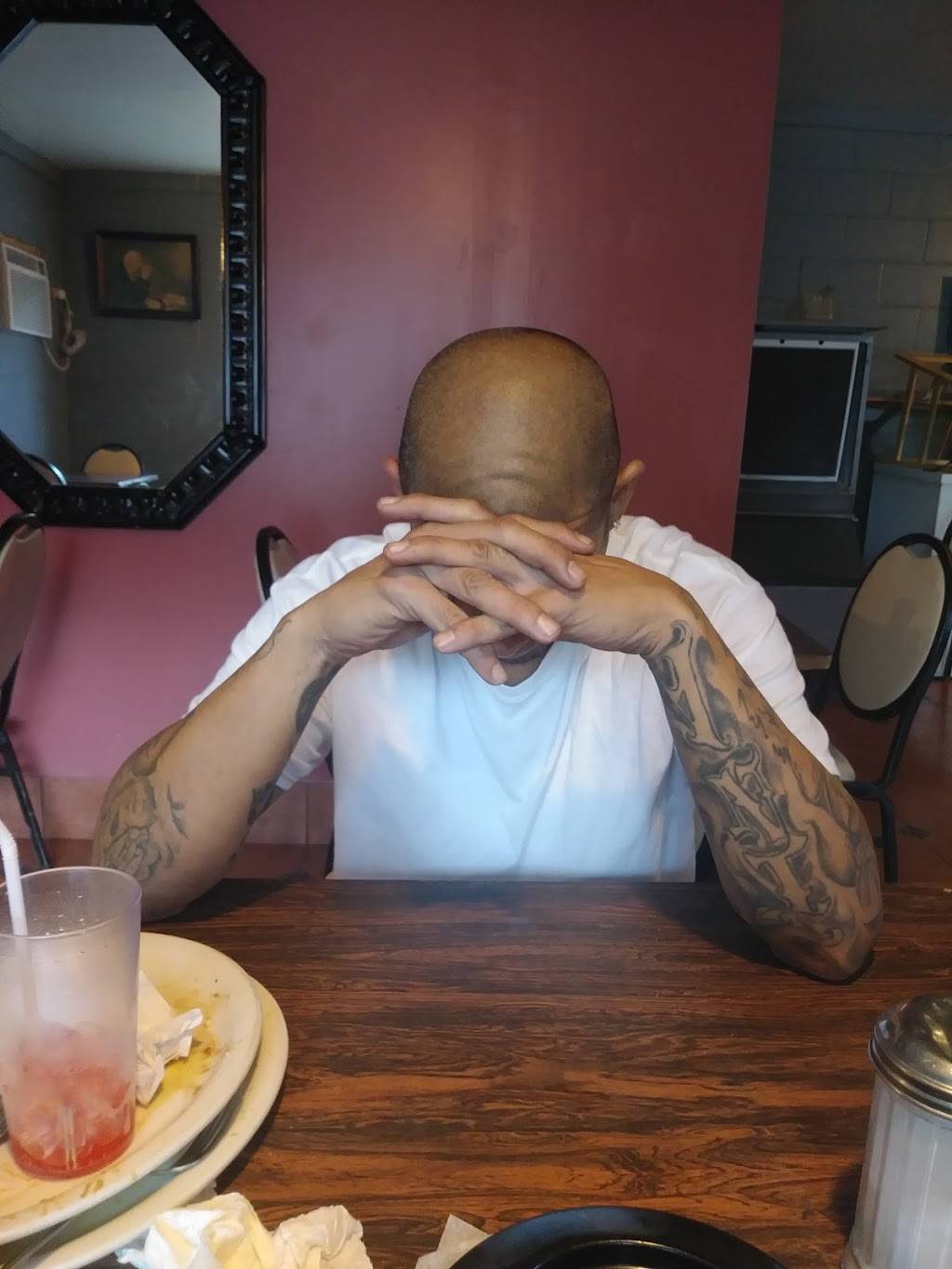 J & I Cafe | restaurant | 1431 E Houston St, San Antonio, TX 78202, USA | 2102710557 OR +1 210-271-0557