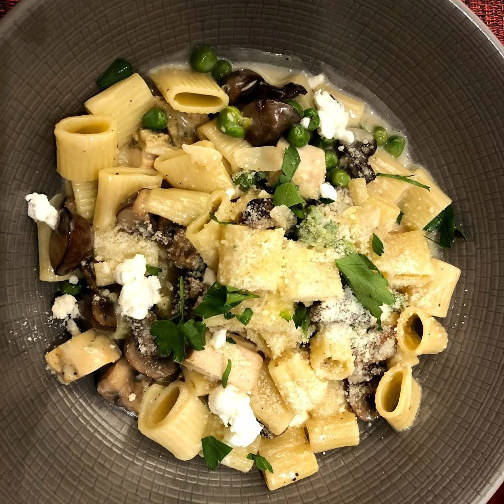 Wolfgang Puck Kitchen | restaurant | 3333 Bristol St, Costa Mesa, CA 92626, USA | 7145455439 OR +1 714-545-5439