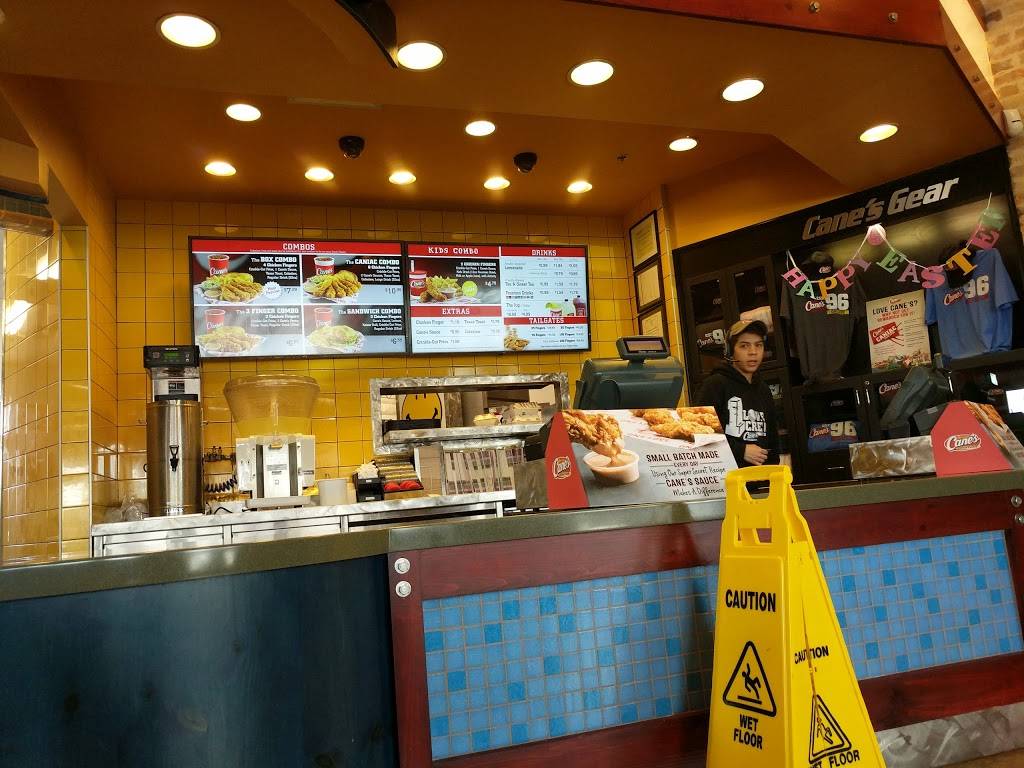 Raising Canes Chicken Fingers | meal takeaway | 7501 W 135th St, Overland Park, KS 66223, USA | 9132390449 OR +1 913-239-0449