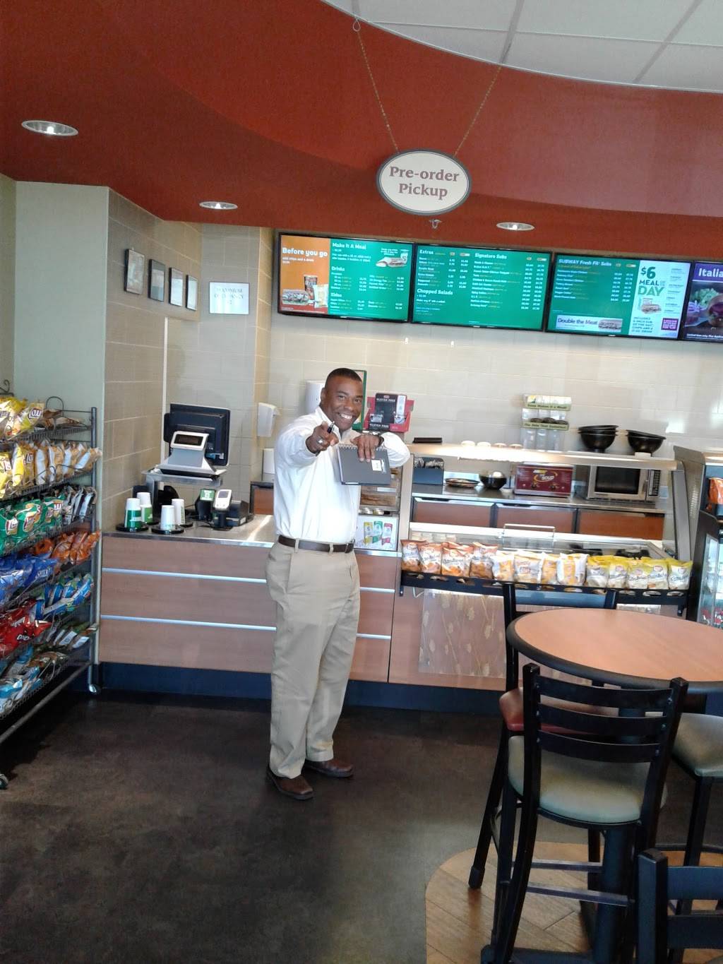 Subway Restaurants | restaurant | 1800 N Interstate 35E Suite 140, Carrollton, TX 75006, USA | 9723236500 OR +1 972-323-6500
