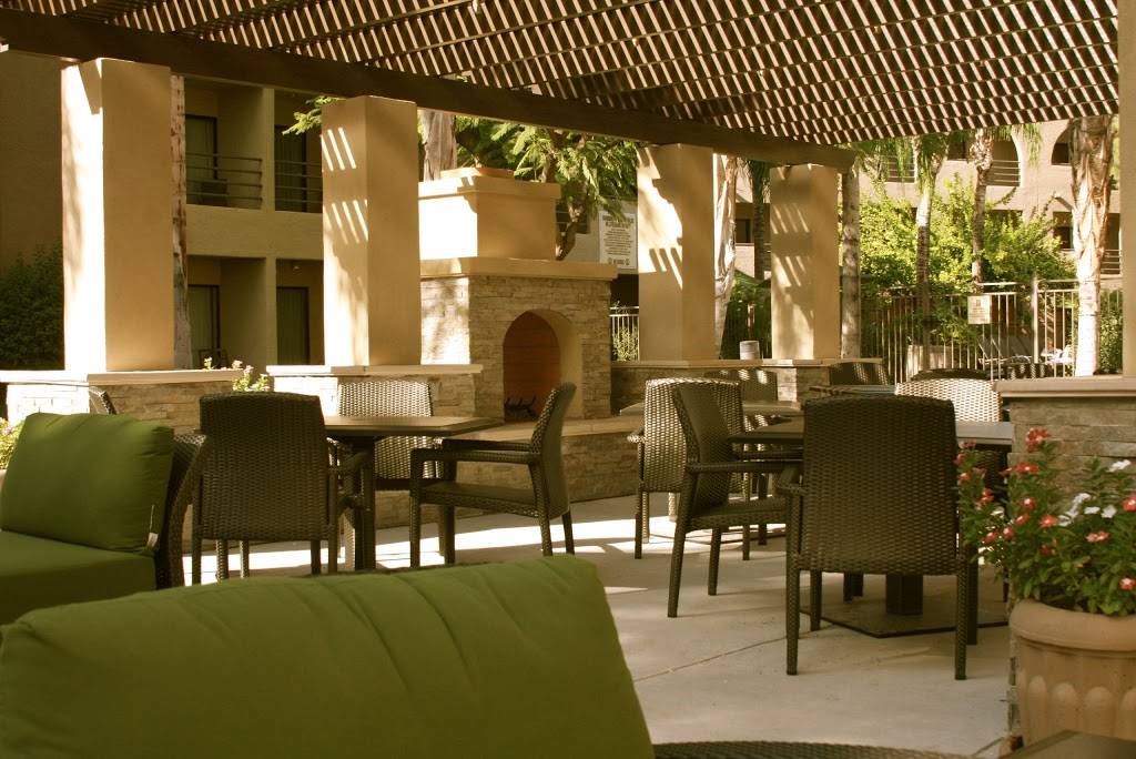 Urban Craft | restaurant | 4400 S Rural Rd, Tempe, AZ 85282, USA | 4808977444 OR +1 480-897-7444