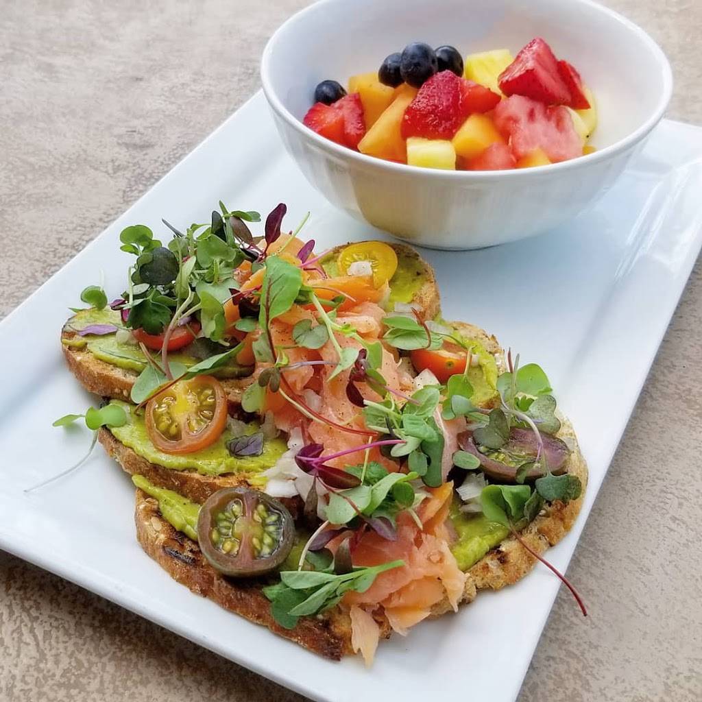 Ricos American Bar & Grill | restaurant | 7677 N 16th St, Phoenix, AZ 85020, USA | 6029975850 OR +1 602-997-5850