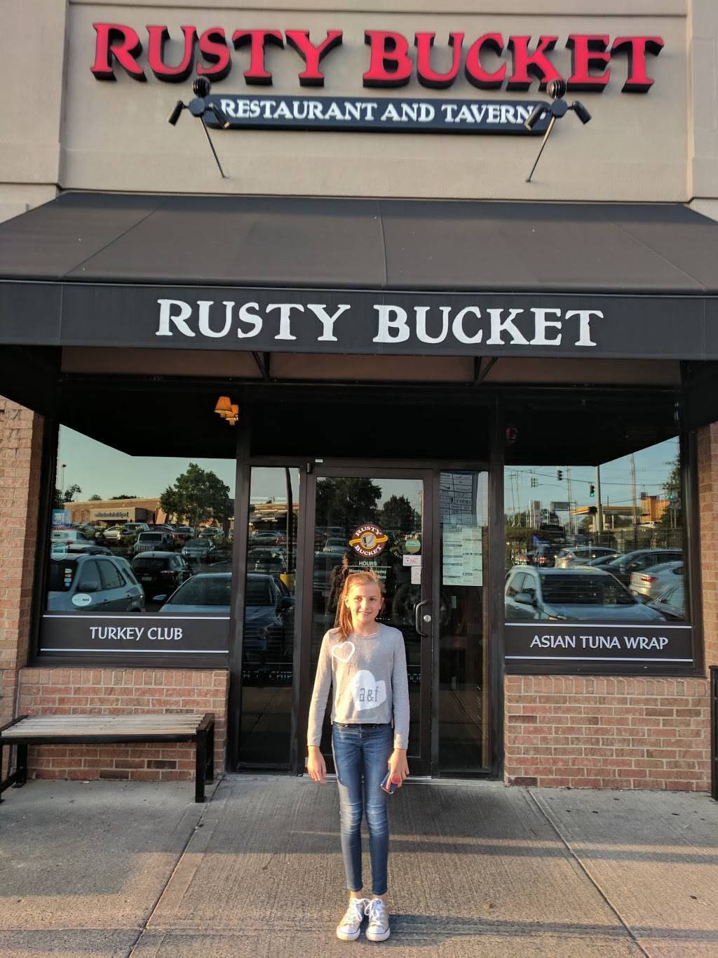 Rusty Bucket Restaurant and Tavern | restaurant | 2692 Madison Rd K-3, Cincinnati, OH 45208, USA | 5138412739 OR +1 513-841-2739