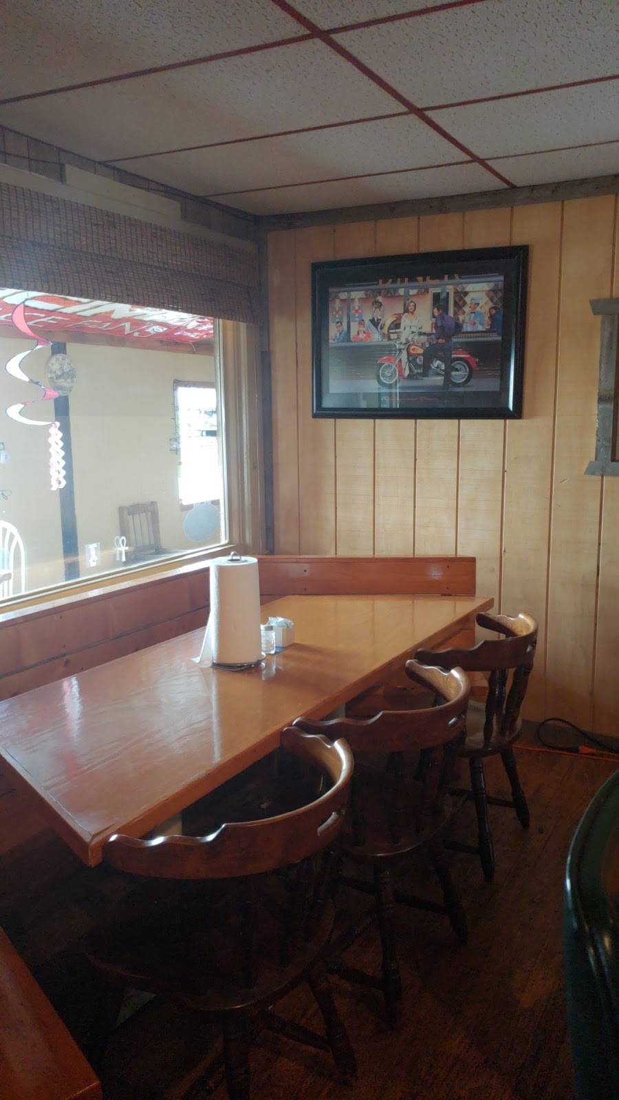 Far Away Philbillys Inc | restaurant | 8747 W 300 S, Fowler, IN 47944, USA | 7658841884 OR +1 765-884-1884