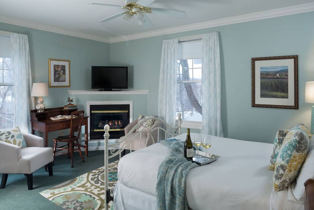 Hampton Terrace Inn | restaurant | 91 Walker St, Lenox, MA 01240, USA | 4136371773 OR +1 413-637-1773