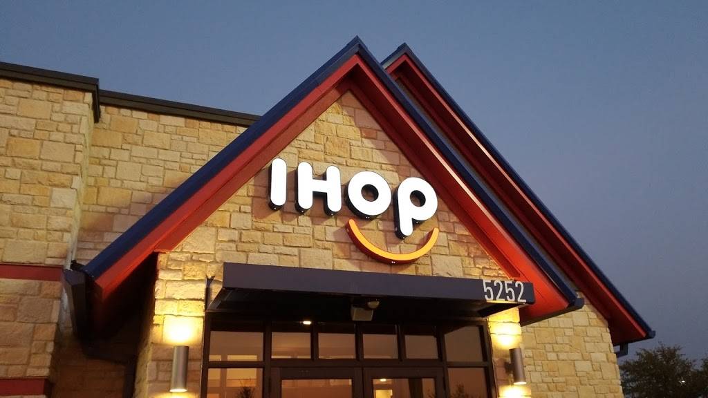 IHOP | restaurant | 5252 S State Hwy 360, Grand Prairie, TX 75052, USA | 9723522987 OR +1 972-352-2987