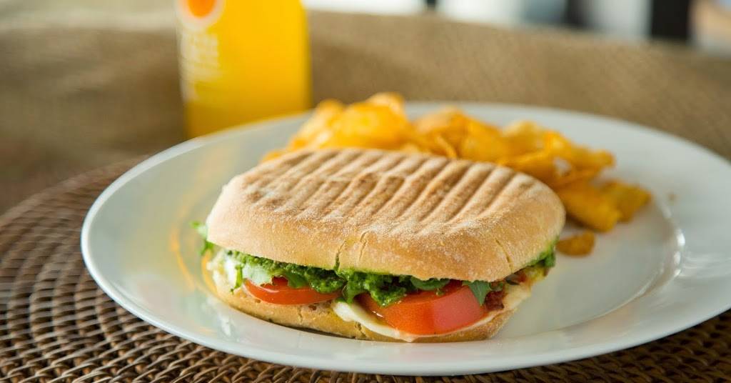 Blackberry Market | cafe | 401 N Main St, Glen Ellyn, IL 60137, USA | 6304749149 OR +1 630-474-9149