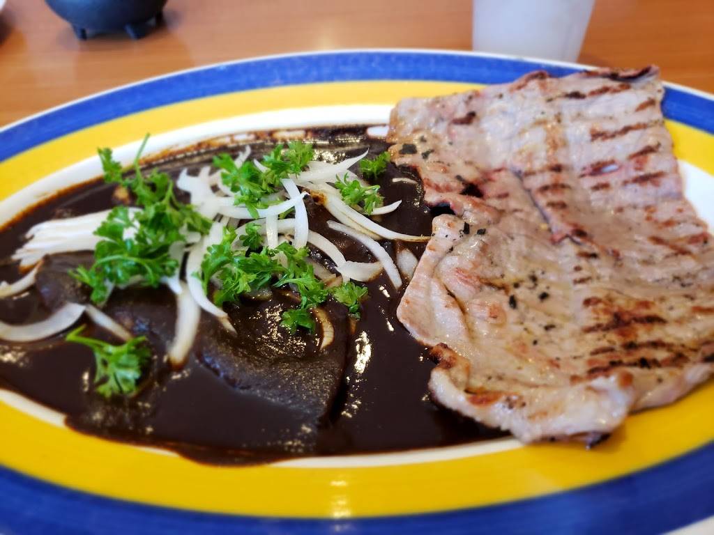 Juquila Restaurant | restaurant | 11619 Santa Monica Blvd, Los Angeles, CA 90025, USA | 3103121079 OR +1 310-312-1079