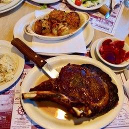 EAST HAVEN VILLAGE FAMILY RESTAURANT | restaurant | 699 Main St, East Haven, CT 06512, USA | 2034695759 OR +1 203-469-5759