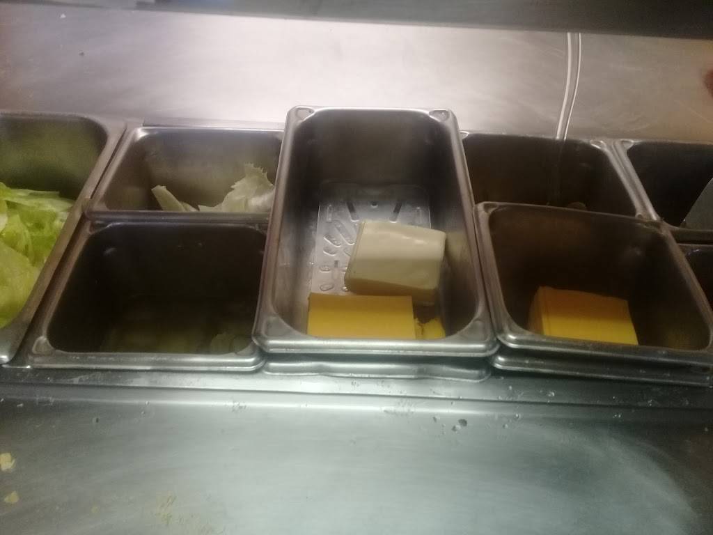 Carls Jr. | restaurant | 800 W Mariposa Rd, Nogales, AZ 85621, USA | 5202819699 OR +1 520-281-9699