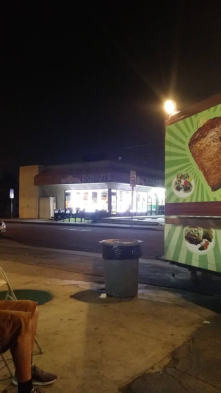 Yum Yum Donuts | cafe | 10426 Whittier Blvd, Whittier, CA 90606, USA | 5626999266 OR +1 562-699-9266