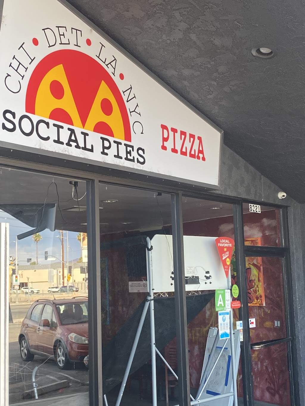 Social Pies | restaurant | 8221 Canoga Ave, Canoga Park, CA 91304, USA | 7472304050 OR +1 747-230-4050