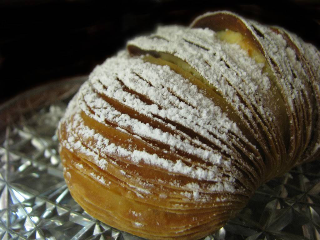 Viros Real Italian Bakery | bakery | 8301 E 22nd St, Tucson, AZ 85710, USA | 5208854045 OR +1 520-885-4045
