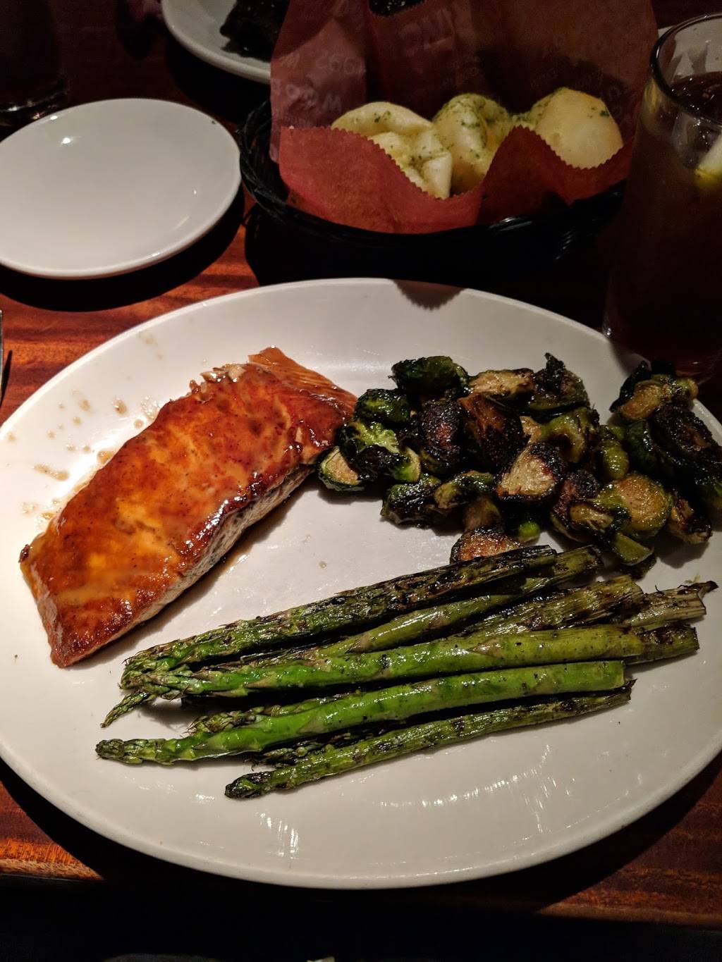 WR Restaurant and Caterer | restaurant | Valencia Marketplace, 25580 The Old Rd, Valencia, CA 91355, USA | 6612227565 OR +1 661-222-7565