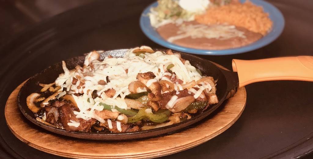 Acambaro Mexican Restaurant Fayetteville | restaurant | 2605 N College Ave, Fayetteville, AR 72703, USA | 4794423454 OR +1 479-442-3454