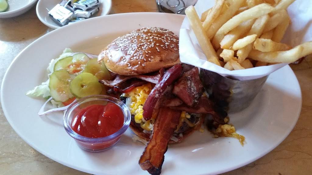 The Cheesecake Factory | restaurant | 2020 Spring Rd, Oak Brook, IL 60523, USA | 6305731800 OR +1 630-573-1800