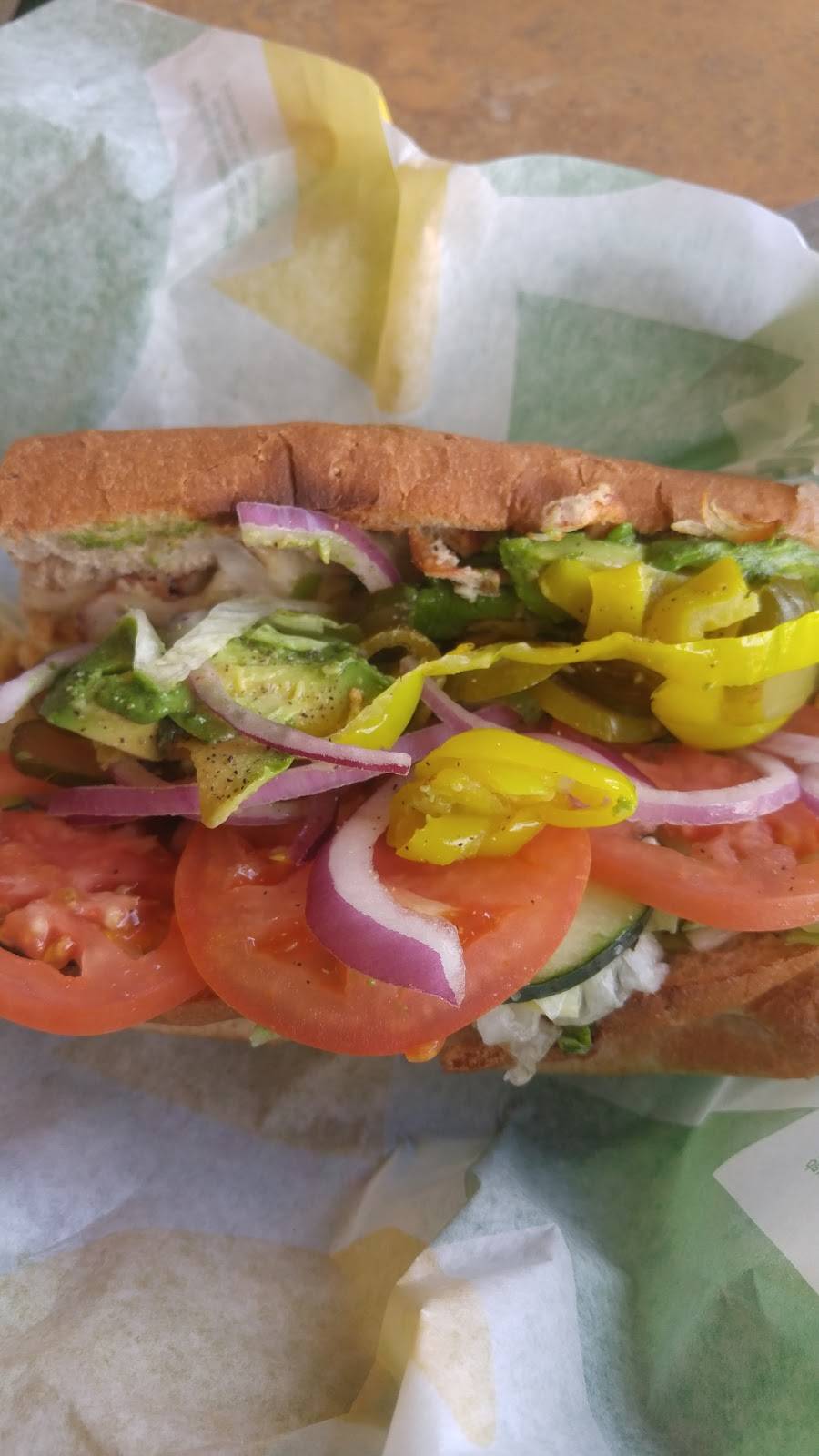 Subway Restaurants | restaurant | 17334 Sunset Blvd, Pacific Palisades, CA 90272, USA | 3105737338 OR +1 310-573-7338