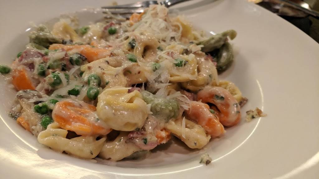 Giannis Cafe | restaurant | 18 W Station St, Palatine, IL 60067, USA | 8479911416 OR +1 847-991-1416