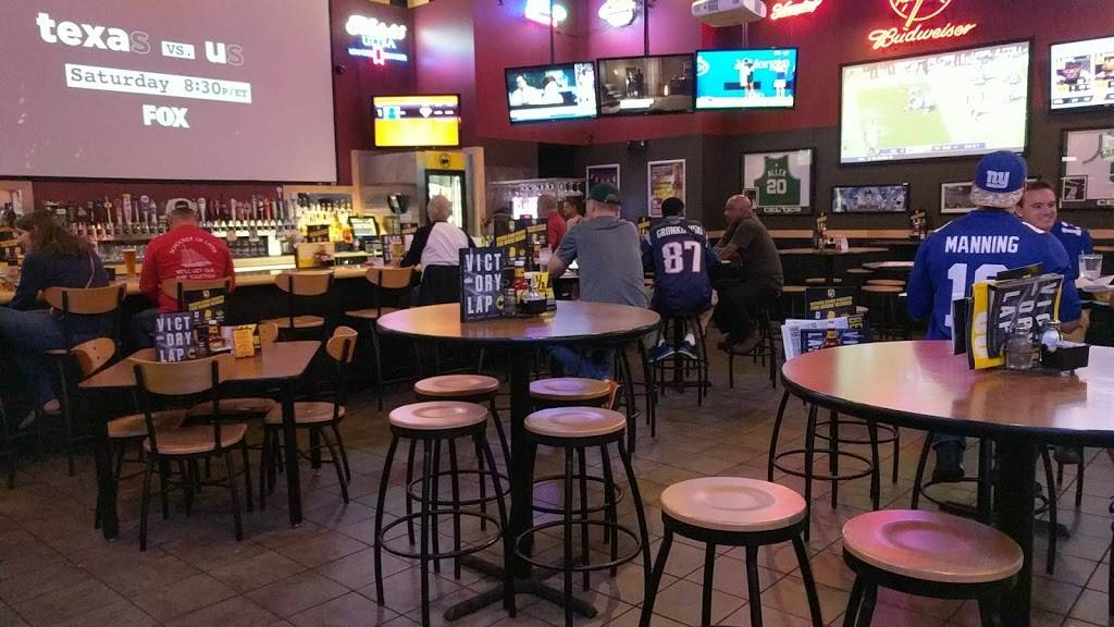 Buffalo Wild Wings | restaurant | 850 Hartford Turnpike F218, Waterford, CT 06385, USA | 8605749155 OR +1 860-574-9155