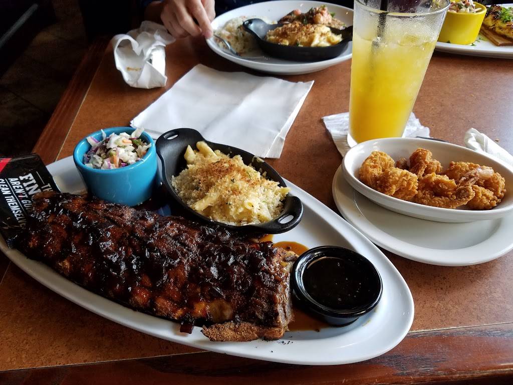 TGI Fridays | restaurant | 2190 Tyrone Blvd N, St. Petersburg, FL 33710, USA | 7273434394 OR +1 727-343-4394