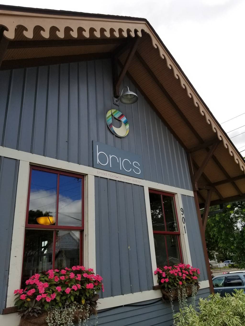 BRICS | cafe | 901 E 64th St, Indianapolis, IN 46220, USA | 3172575757 OR +1 317-257-5757