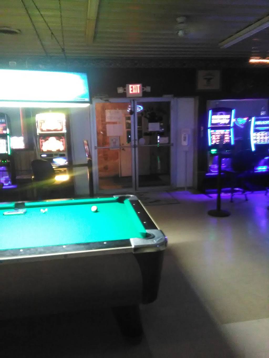 Chilli Bears Bar & Grill | restaurant | 212 N State St, Greenview, IL 62642, USA | 2179682250 OR +1 217-968-2250