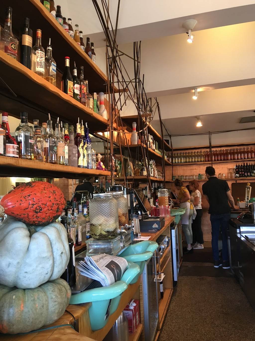 The Beauty Shop | restaurant | 966 Cooper St, Memphis, TN 38104, USA | 9012727111 OR +1 901-272-7111