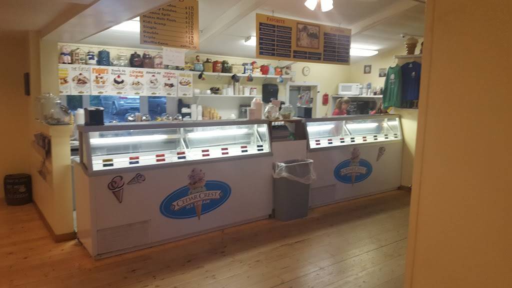 Scoopers - Ice Cream | restaurant | E1209 County Q, Waupaca, WI 54981, USA | 7152586061 OR +1 715-258-6061