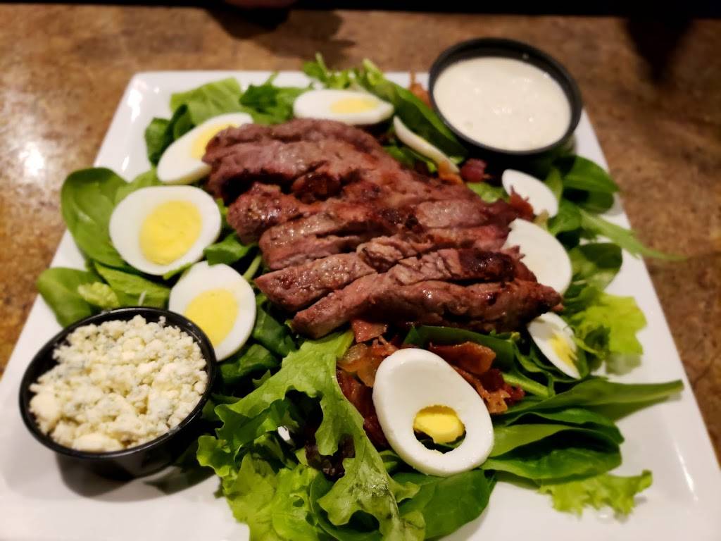 Holidays Pub & Grill | restaurant | 1395 W American Dr, Neenah, WI 54956, USA | 9208860069 OR +1 920-886-0069