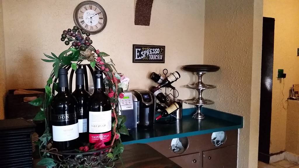 Ninos Italian Restaurant | restaurant | 298 Blake St, Barrie, ON L4M 1K8, Canada | 7057261611 OR +1 705-726-1611