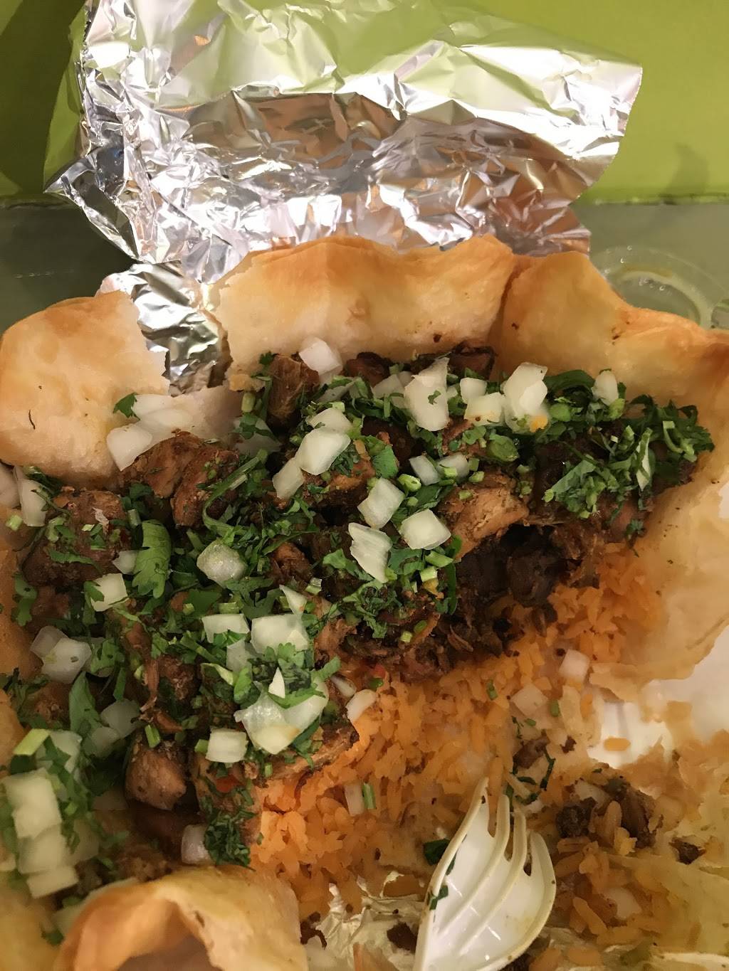 Salsita | restaurant | 3706 N Halsted St, Chicago, IL 60613, USA | 7732577008 OR +1 773-257-7008