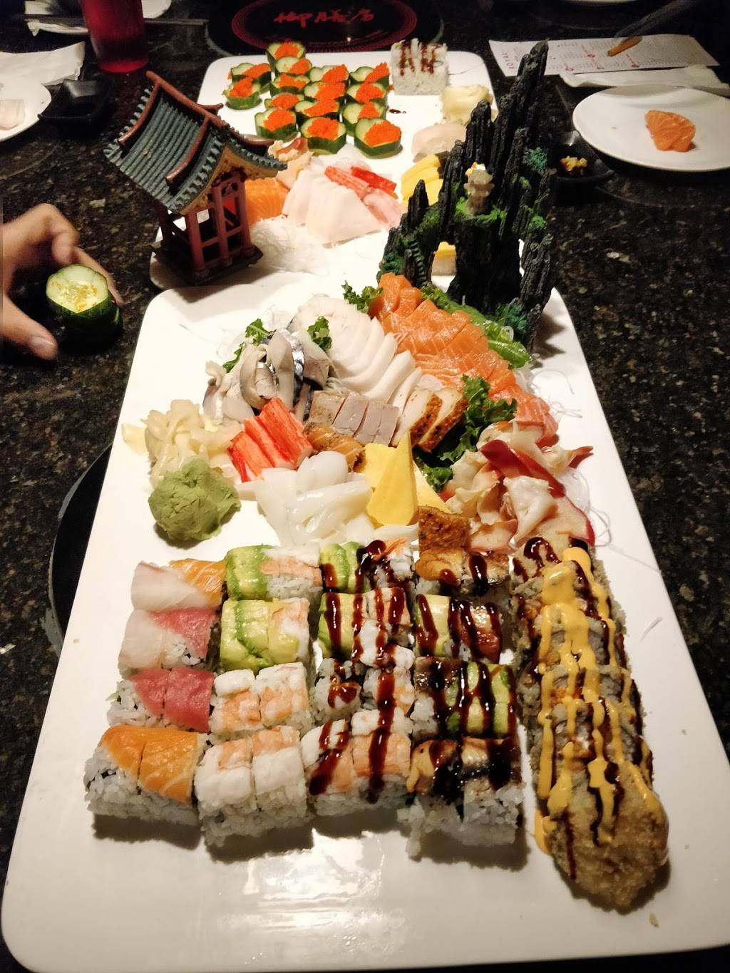 Royal Hotpot Sushi & Bar | restaurant | 227 Parkingway, Quincy, MA 02169, USA | 6174814874 OR +1 617-481-4874