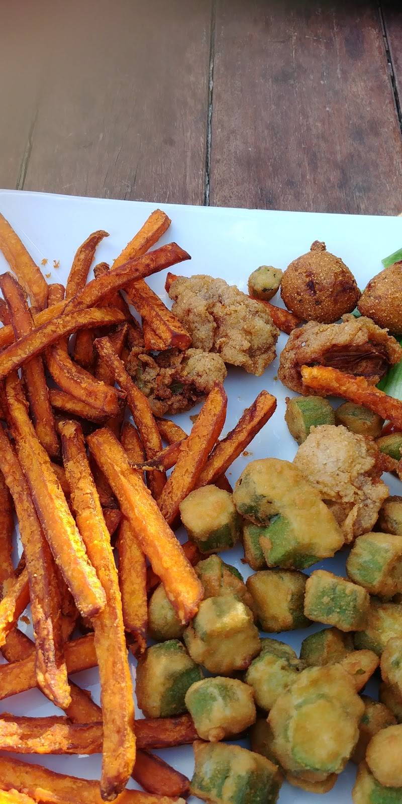 Hookers Waterfront Bar and Grill | restaurant | 27334 FM 457 Hwy, Sargent, TX 77414, USA | 9793239910 OR +1 979-323-9910