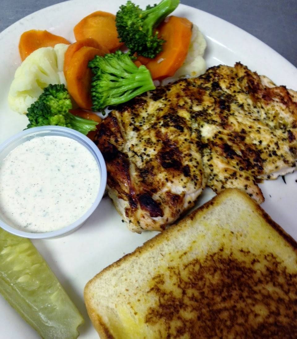 Old Town Grille | restaurant | 50 River Run Rd, Childersburg, AL 35044, USA | 2563785022 OR +1 256-378-5022