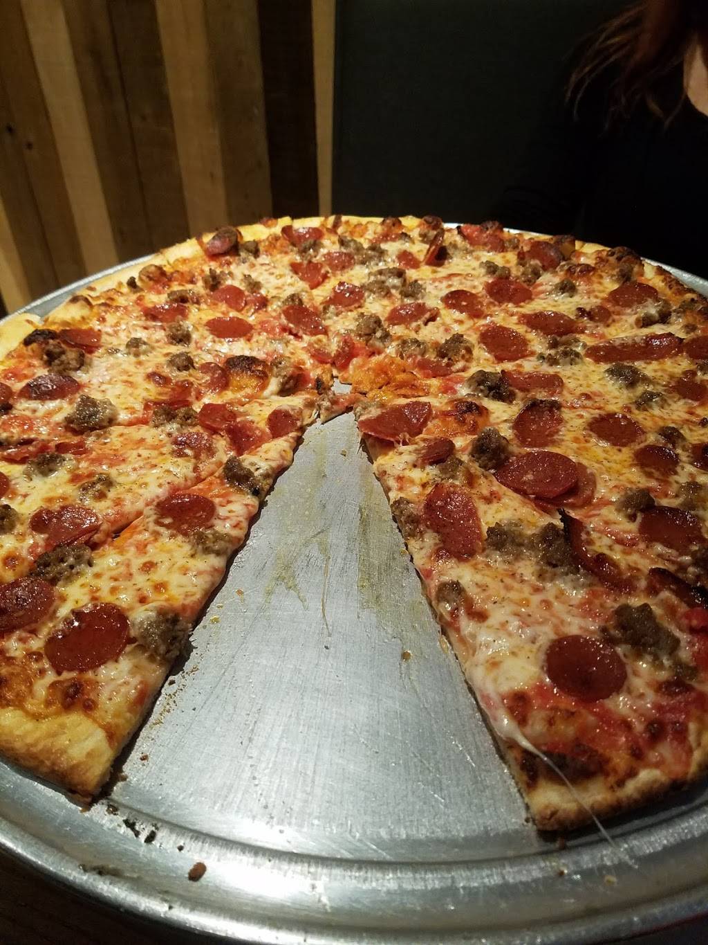 Harrys Pizza | restaurant | 39 S Main St, West Hartford, CT 06107, USA | 8602317166 OR +1 860-231-7166