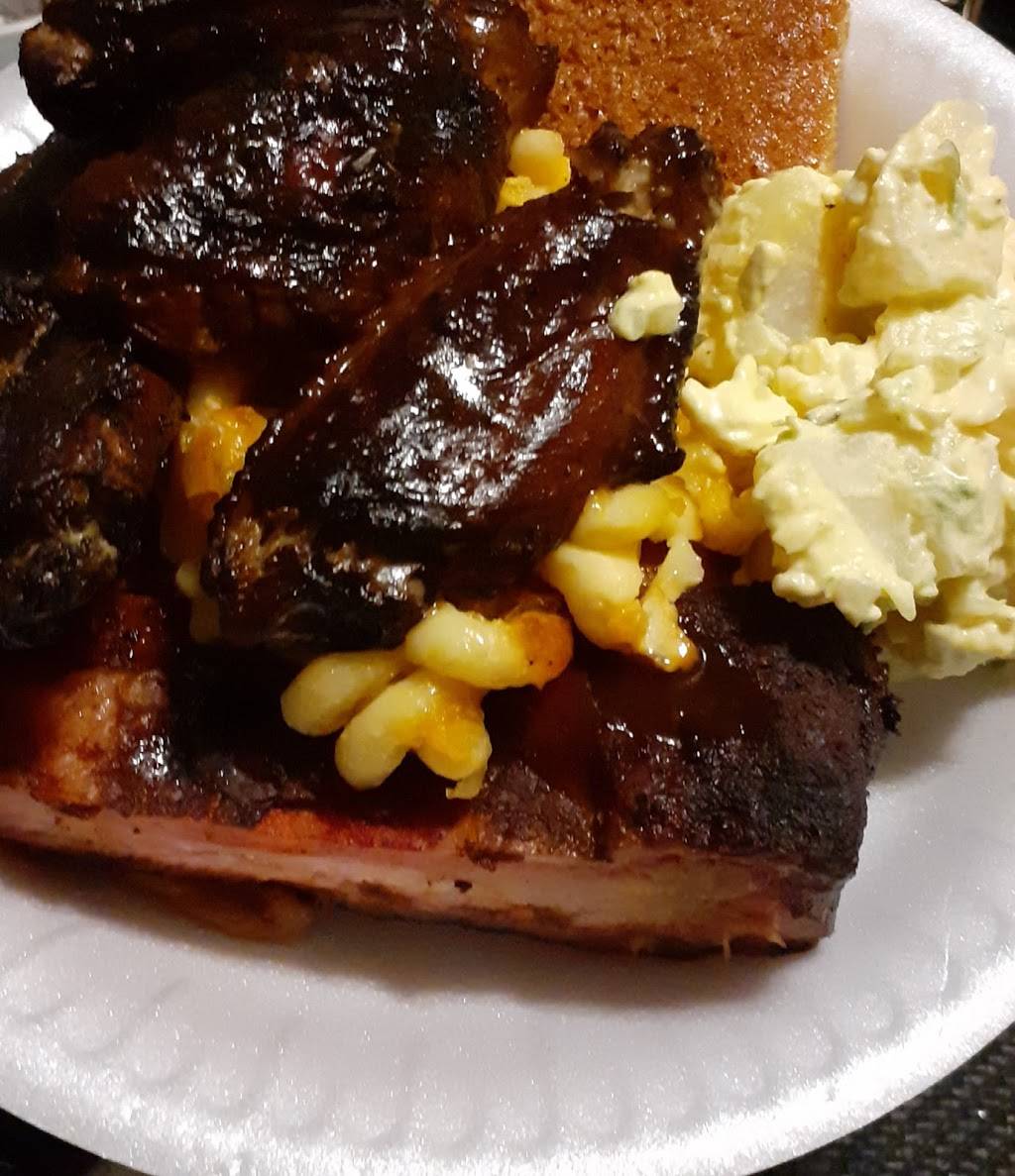 Thomas Smokey Pit Stop | restaurant | 182 Middle Turnpike W, Manchester, CT 06040, USA | 8606461400 OR +1 860-646-1400