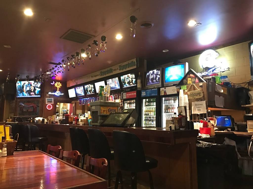 Skynyrds Grill & Sports Bar | restaurant | 129 Frontage Rd, St George, SC 29477, USA | 8435634112 OR +1 843-563-4112