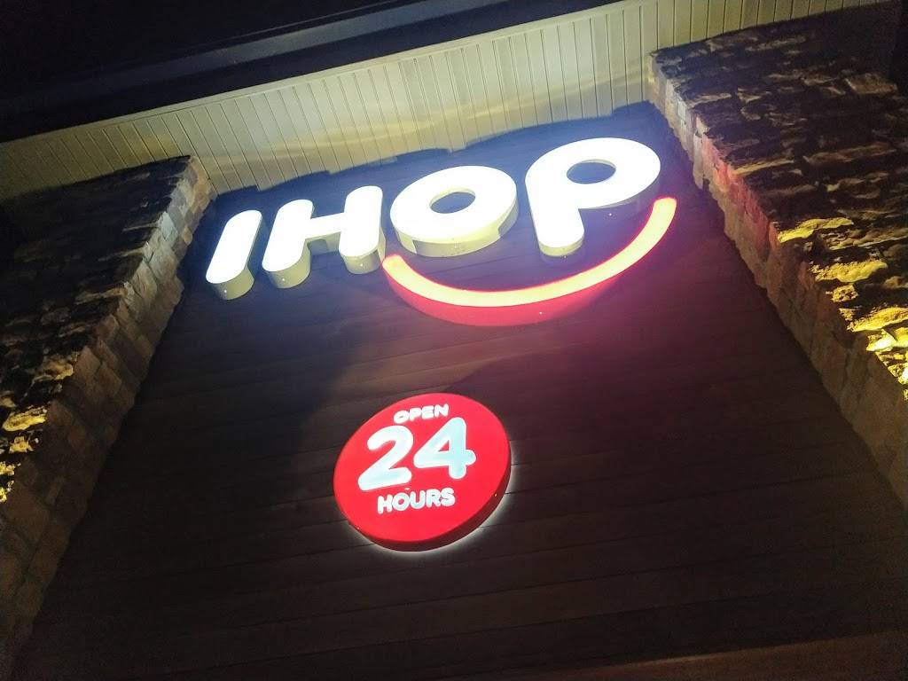 IHOP | restaurant | 3505 N Rock Rd, Wichita, KS 67226, USA | 3166308401 OR +1 316-630-8401