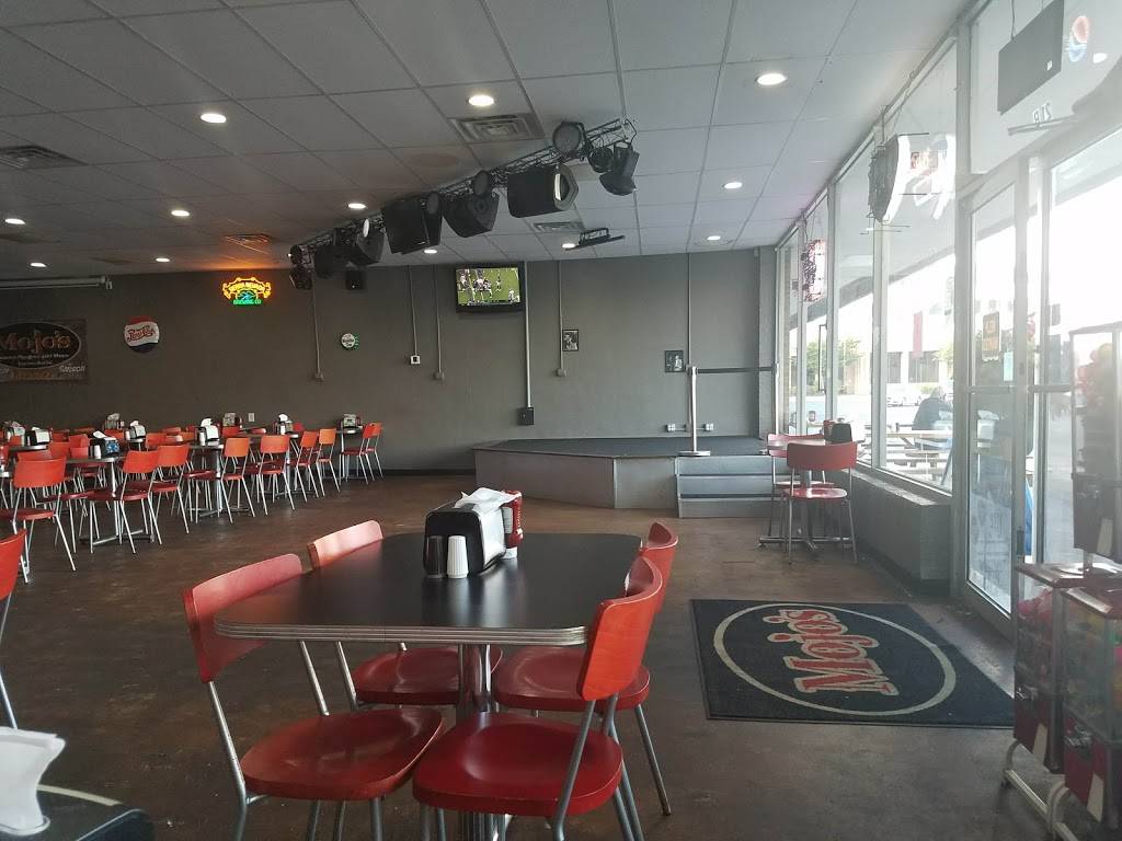 Mojos Famous Burgers | restaurant | 21 Plaza Dr, Travelers Rest, SC 29690, USA | 8646102657 OR +1 864-610-2657