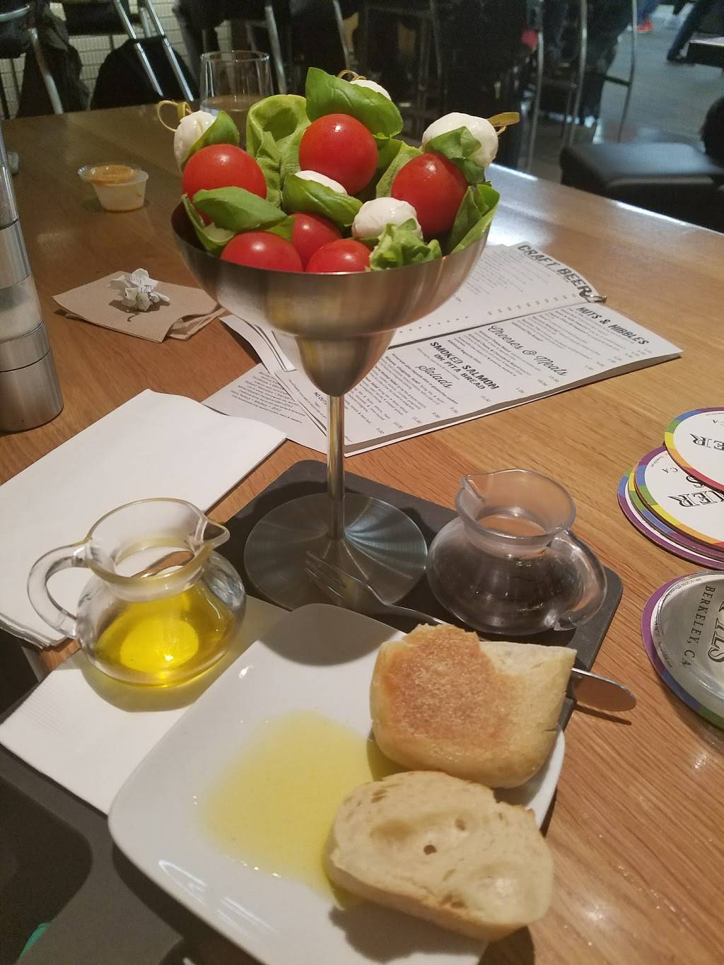 SF Uncorkd | restaurant | terminal 3 San Francisco International Airport, San Francisco, CA 94128, USA | 6508218975 OR +1 650-821-8975