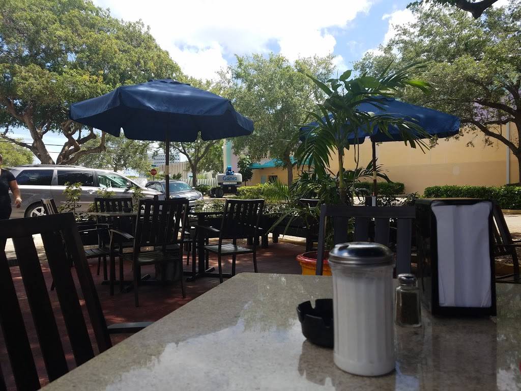 Danos Cafeteria | restaurant | 2653 NE 190th Terrace #33180, Miami, FL 33180, USA | 3059370776 OR +1 305-937-0776