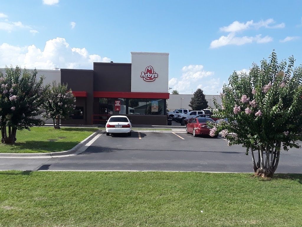 Arbys | meal takeaway | 2209 FL-71, Marianna, FL 32448, USA | 8504828999 OR +1 850-482-8999